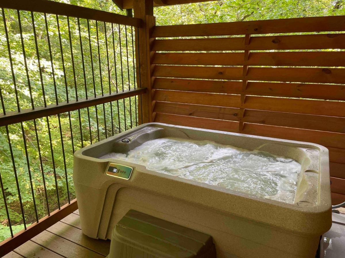 מילסבורג Cricket Hill Treehouse B By Amish Country Lodging מראה חיצוני תמונה