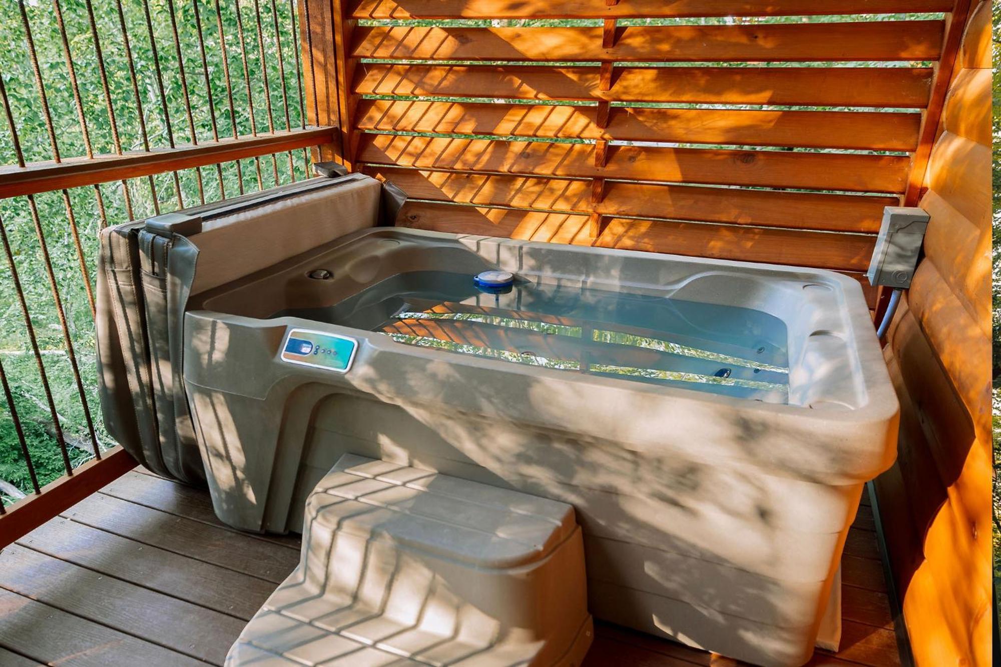 מילסבורג Cricket Hill Treehouse B By Amish Country Lodging מראה חיצוני תמונה